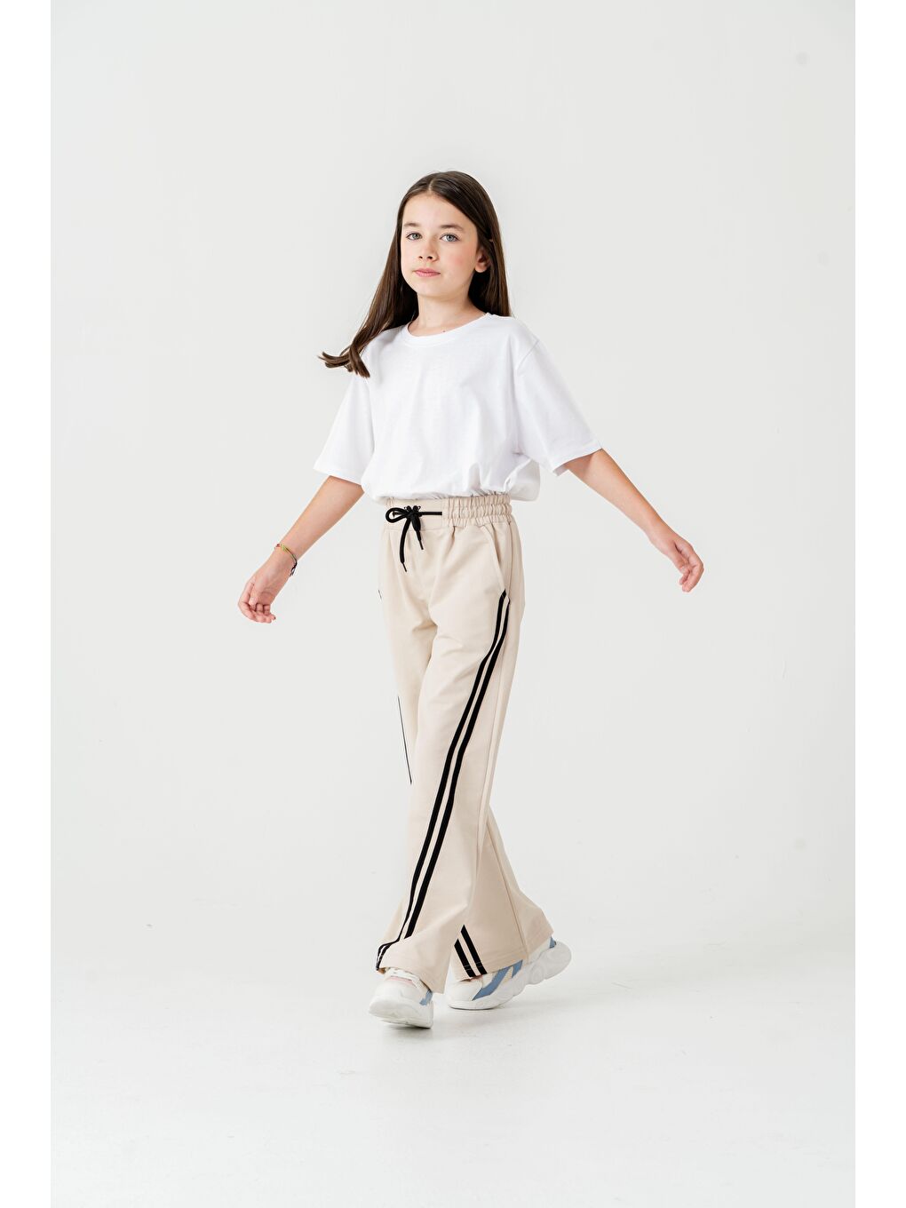 Bej Geniş Paçalı Balık Sırtı Yanları Şeritli Kız Çocuk Eşofman Altı-2