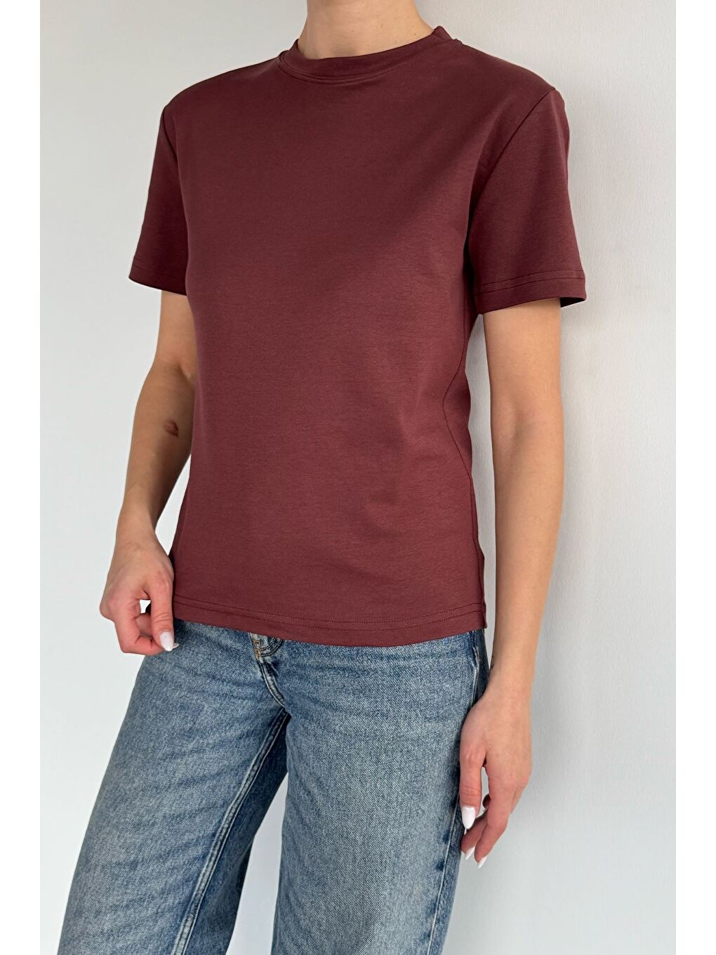 Kahverengi Kadın Bisiklet Yaka Basic Tişört