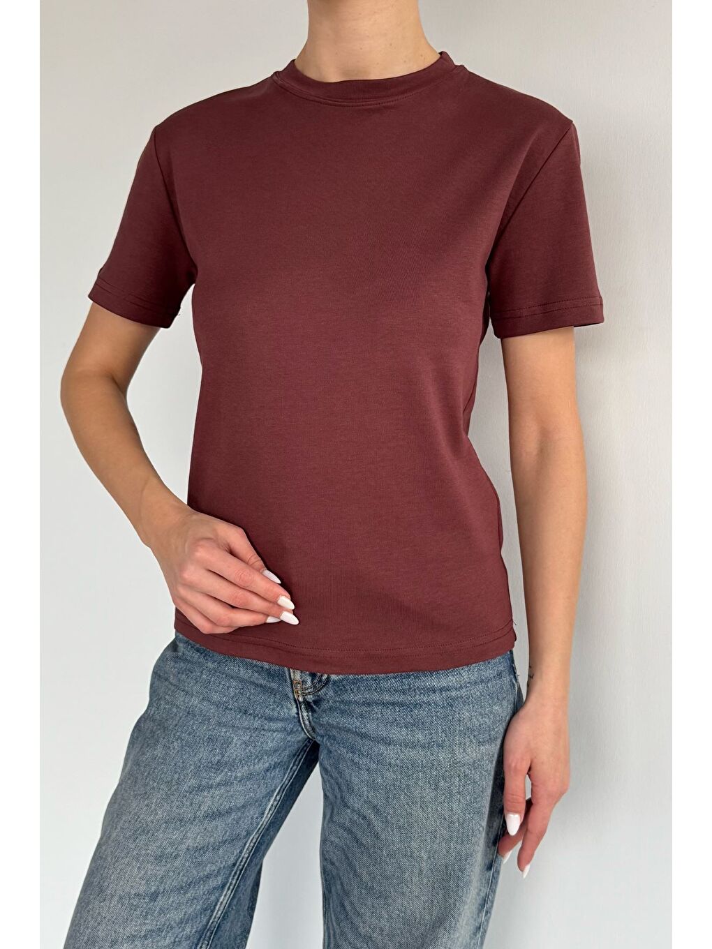 Kahverengi Kadın Bisiklet Yaka Basic Tişört-1