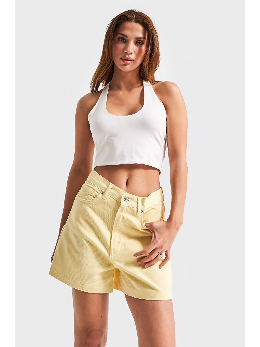 Kadın Sarı Renk 6s5-108 Mom Fit Rahat Kesim Midi Boy %100 Pamuk Denim Şort-1