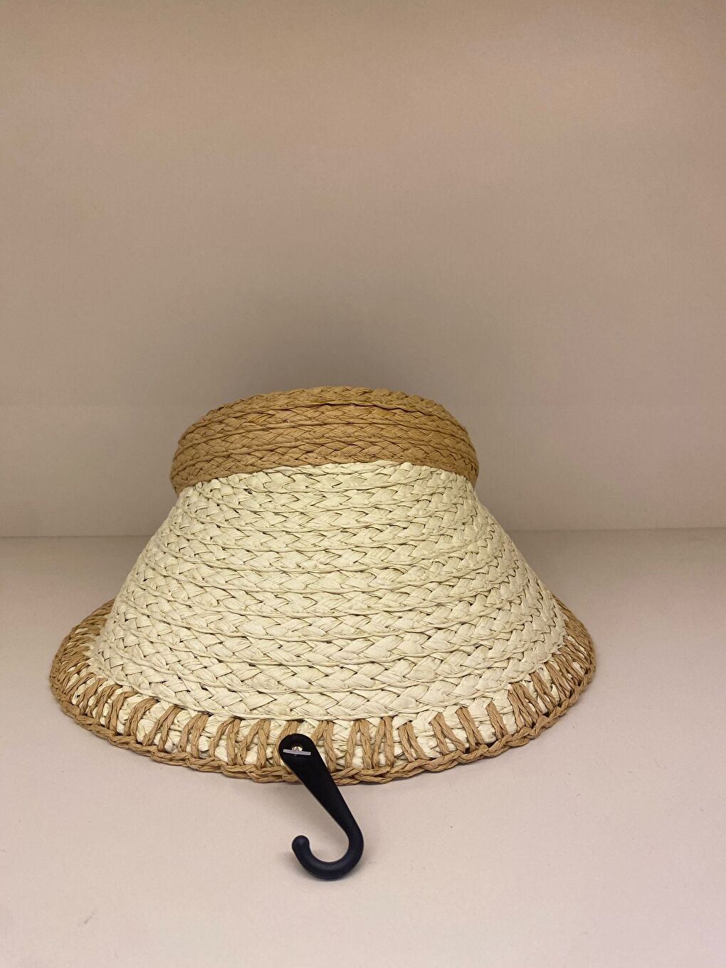 Bej Zigzag Biye Detaylı Hasır Vizör Şapka Güneş Koruyucu Özellikli Günlük Kullanıma İdeal HSR2104