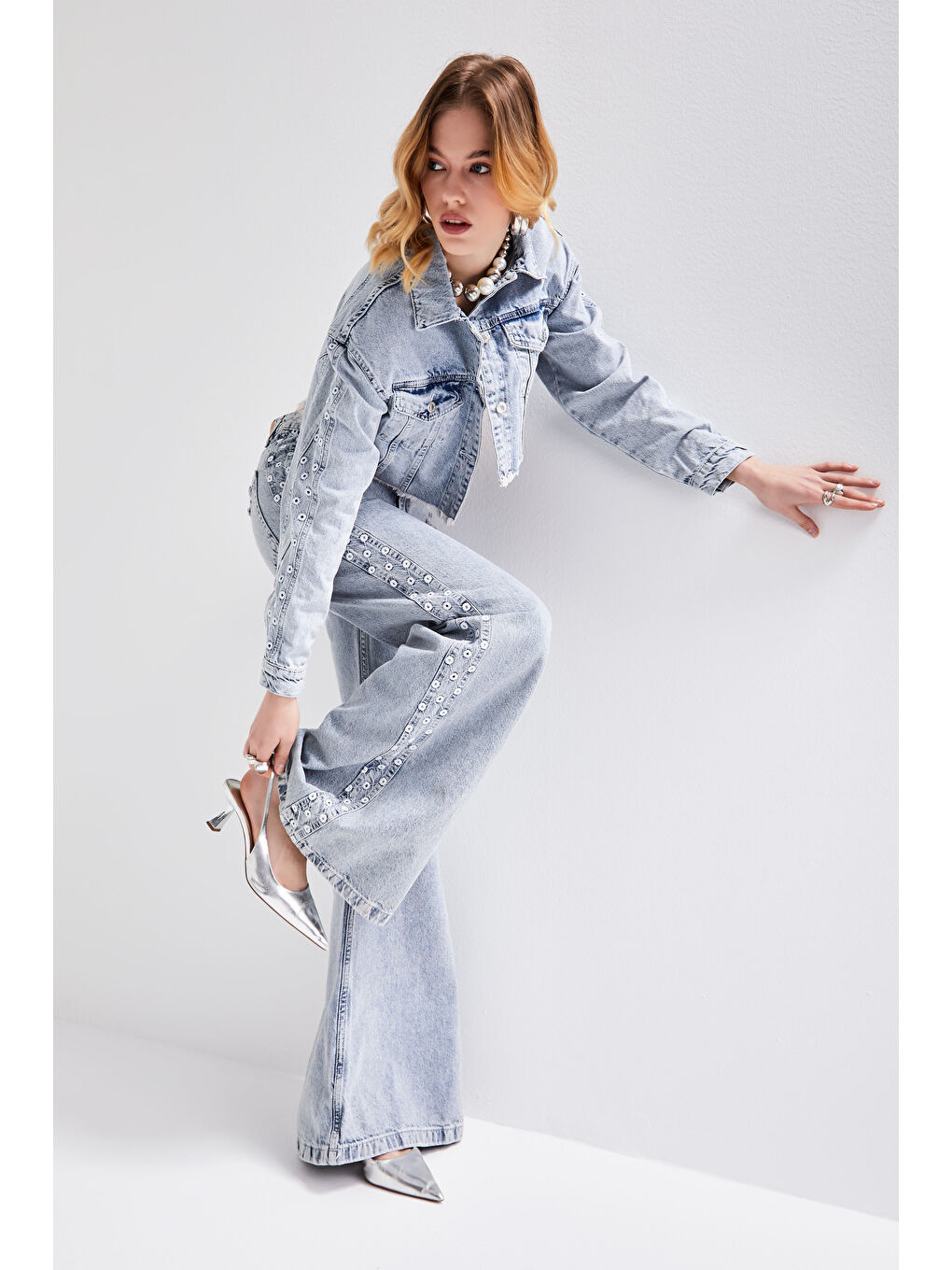 Mavi Kadın Jean Reng 3S565 Kolları Nakışlı Bol Kesim Tasarım Crop Denim Ceket-3