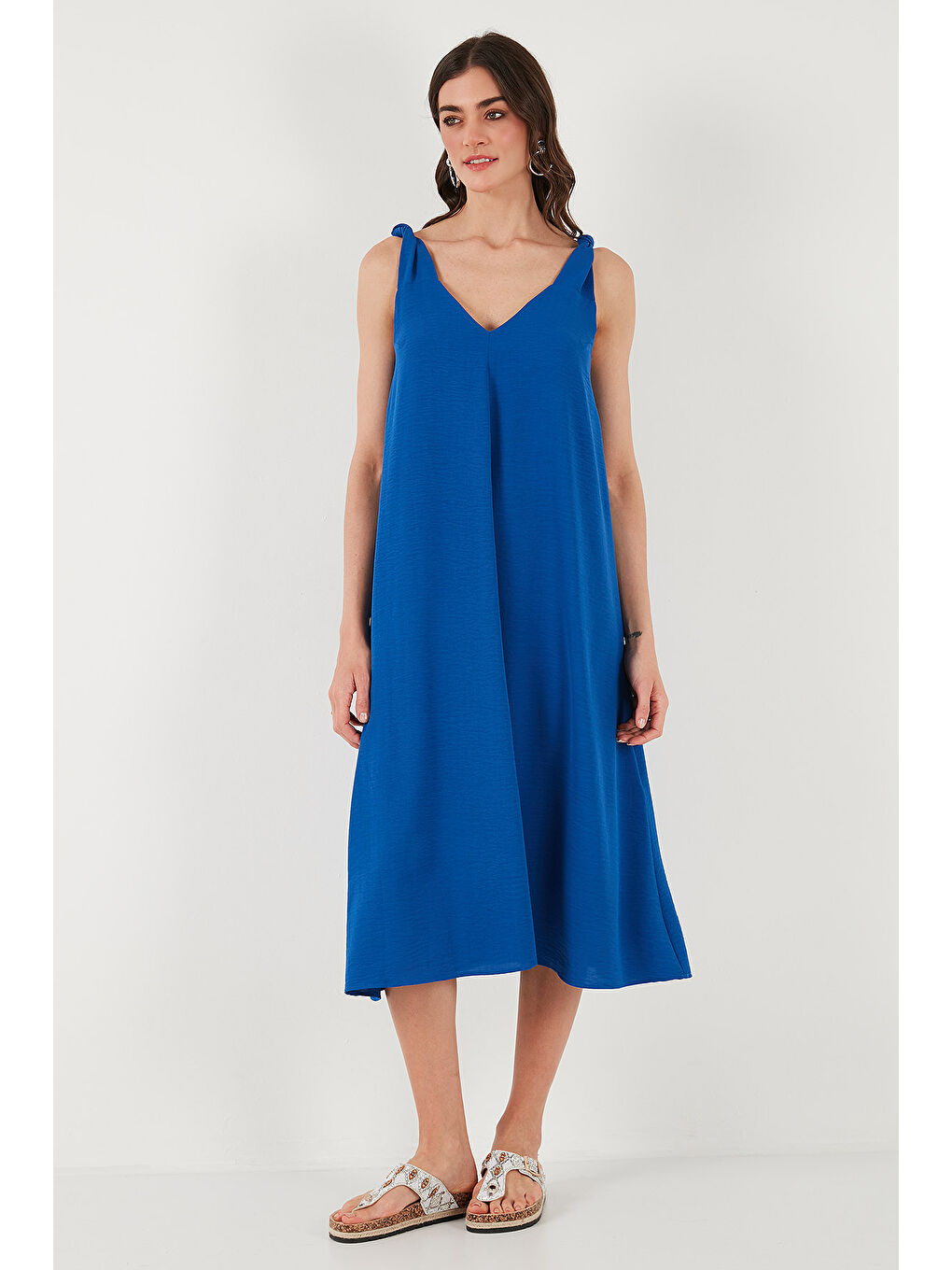 Mavi Oversize Fit V Yaka Midi Boy Basic Kadın Elbise 6788688-5