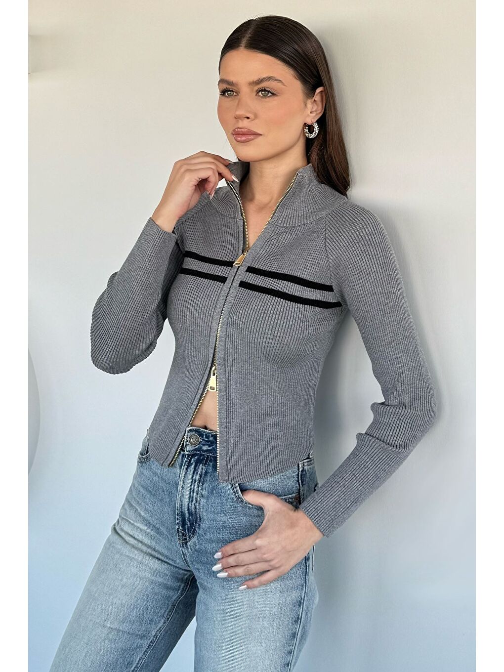 Gri Kadın Dik Yaka Çift Fermuarlı Triko Hırka
