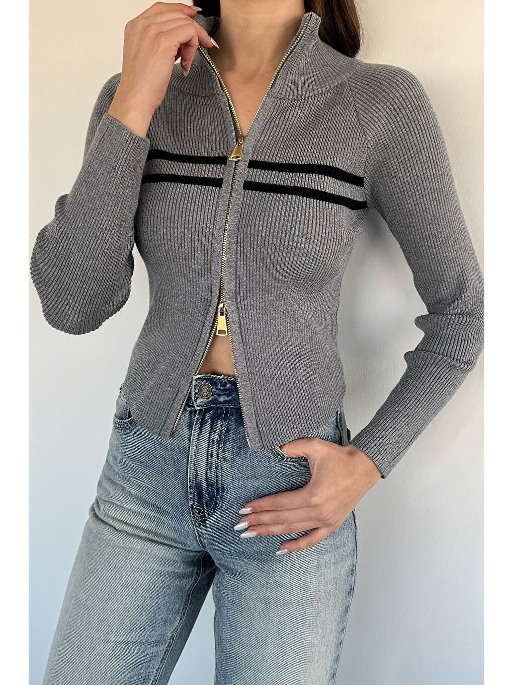 Gri Kadın Dik Yaka Çift Fermuarlı Triko Hırka-1
