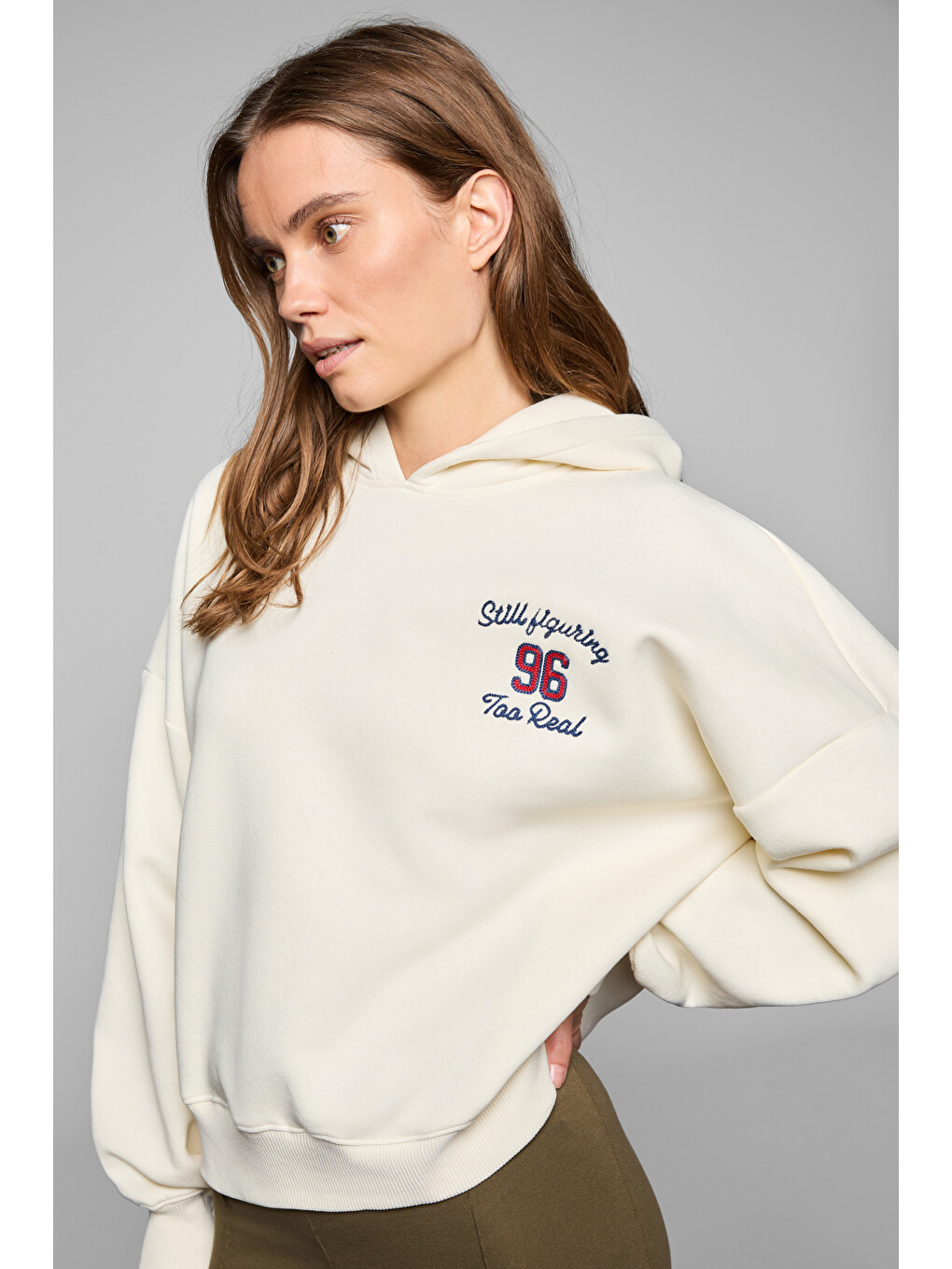 Luxe Kadın Renk Nakışlı Ve Arkası Baskı Detaylı Kapüşonlu Ekru Sweatshirt-3