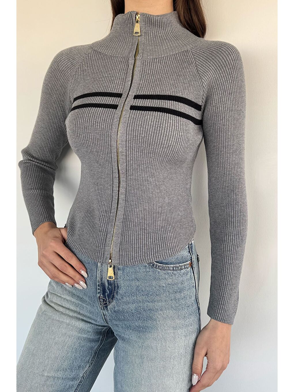 Gri Kadın Dik Yaka Çift Fermuarlı Triko Hırka-2