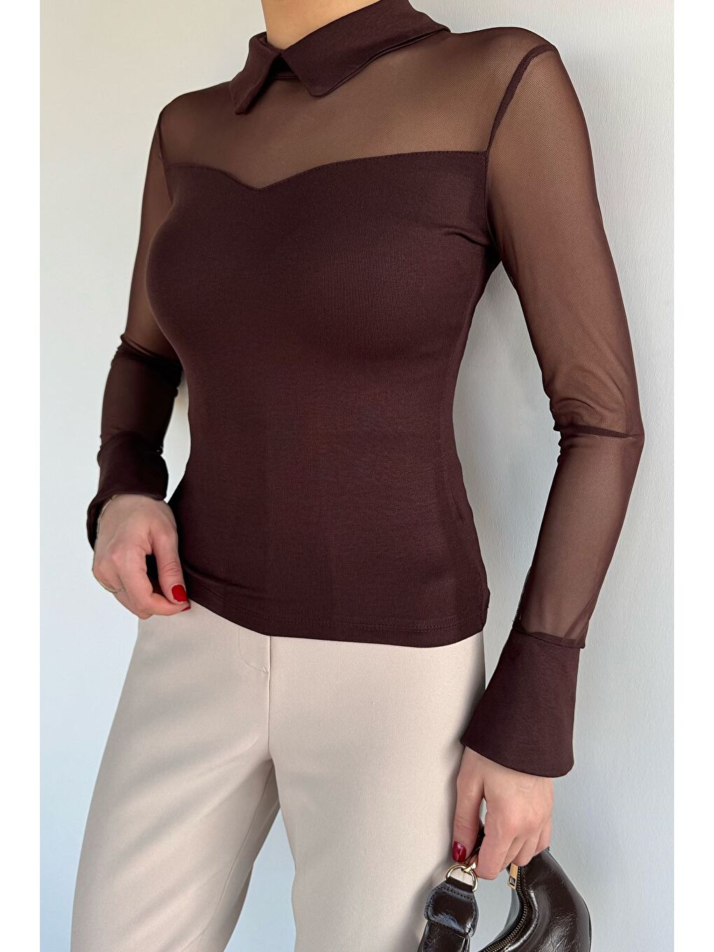 Kahverengi Kadın Polo Yaka Tül Garnili Elastanlı Bluz-2