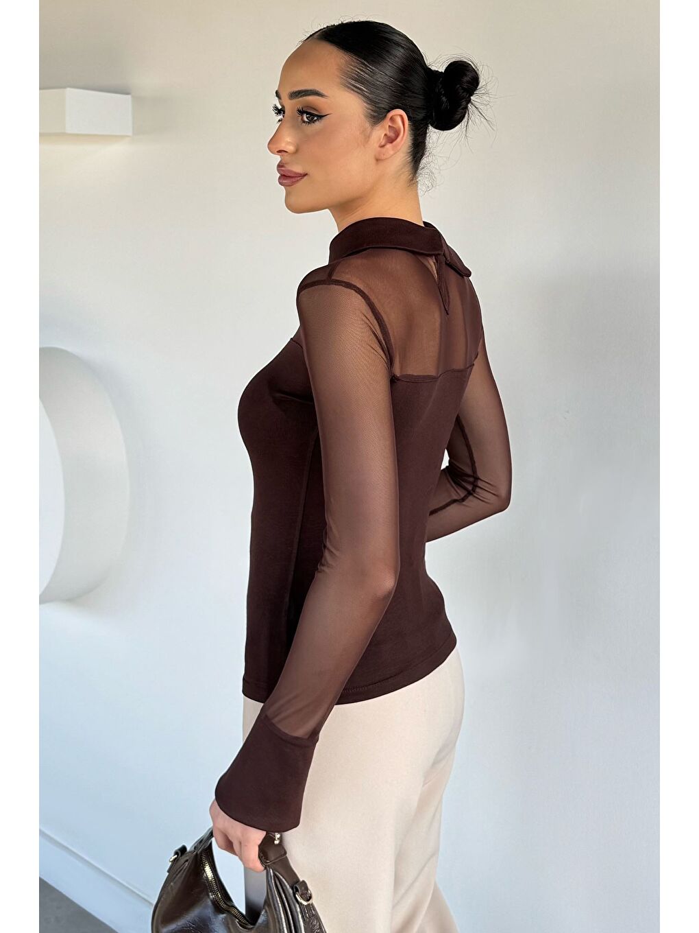 Kahverengi Kadın Polo Yaka Tül Garnili Elastanlı Bluz-3