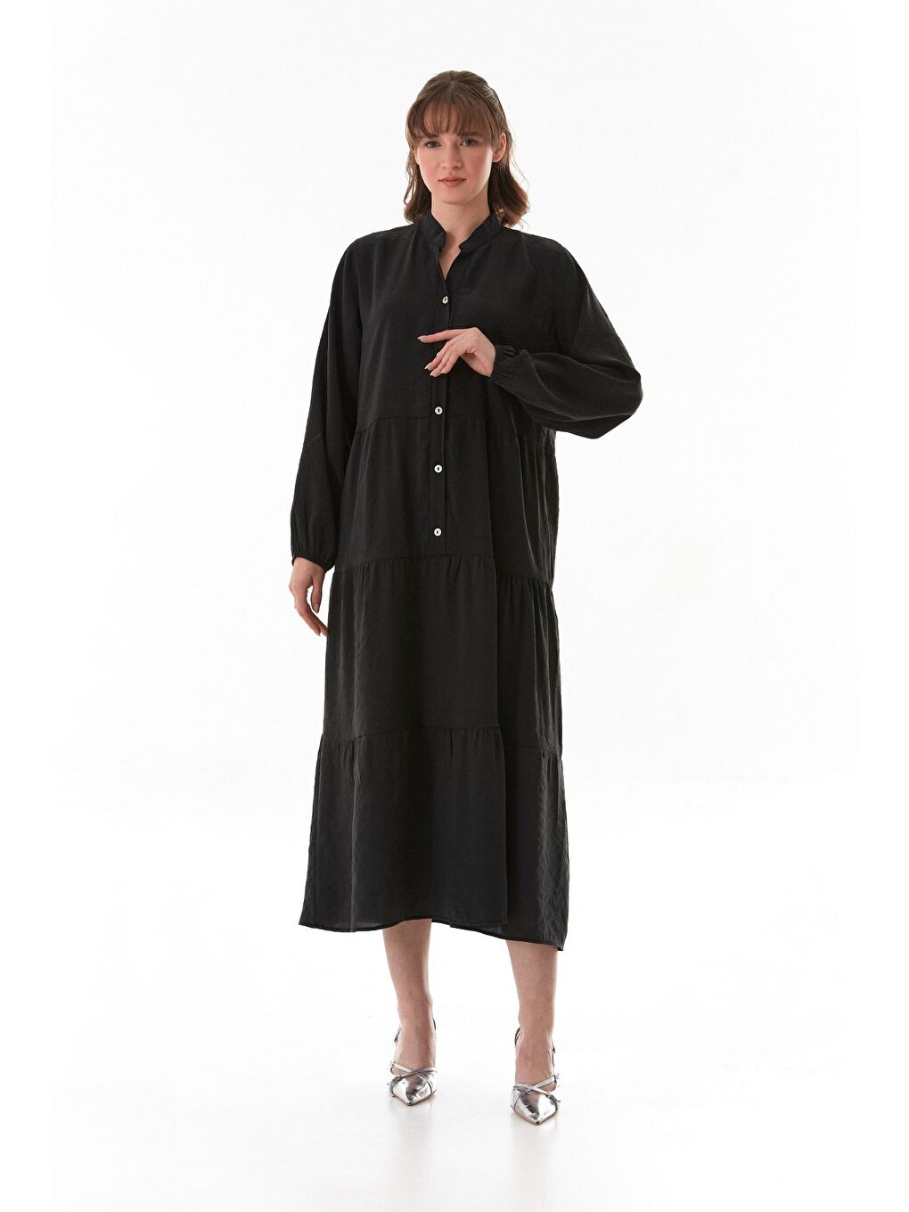 Siyah Fullamodest Kolları Lastikli Dik Yaka Elbise