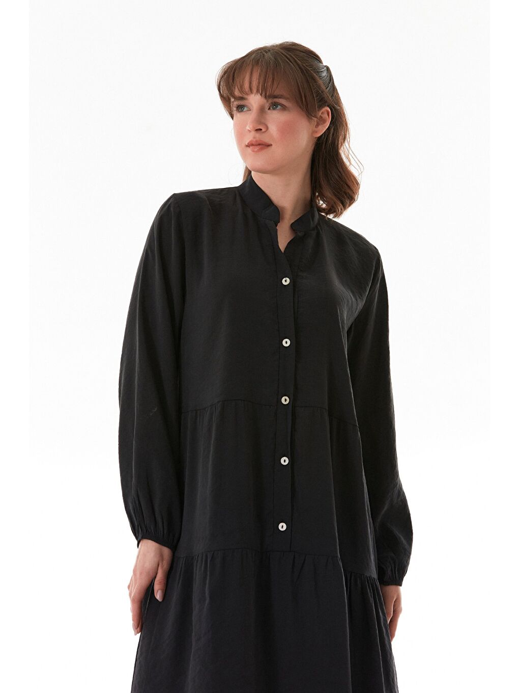 Siyah Fullamodest Kolları Lastikli Dik Yaka Elbise-1