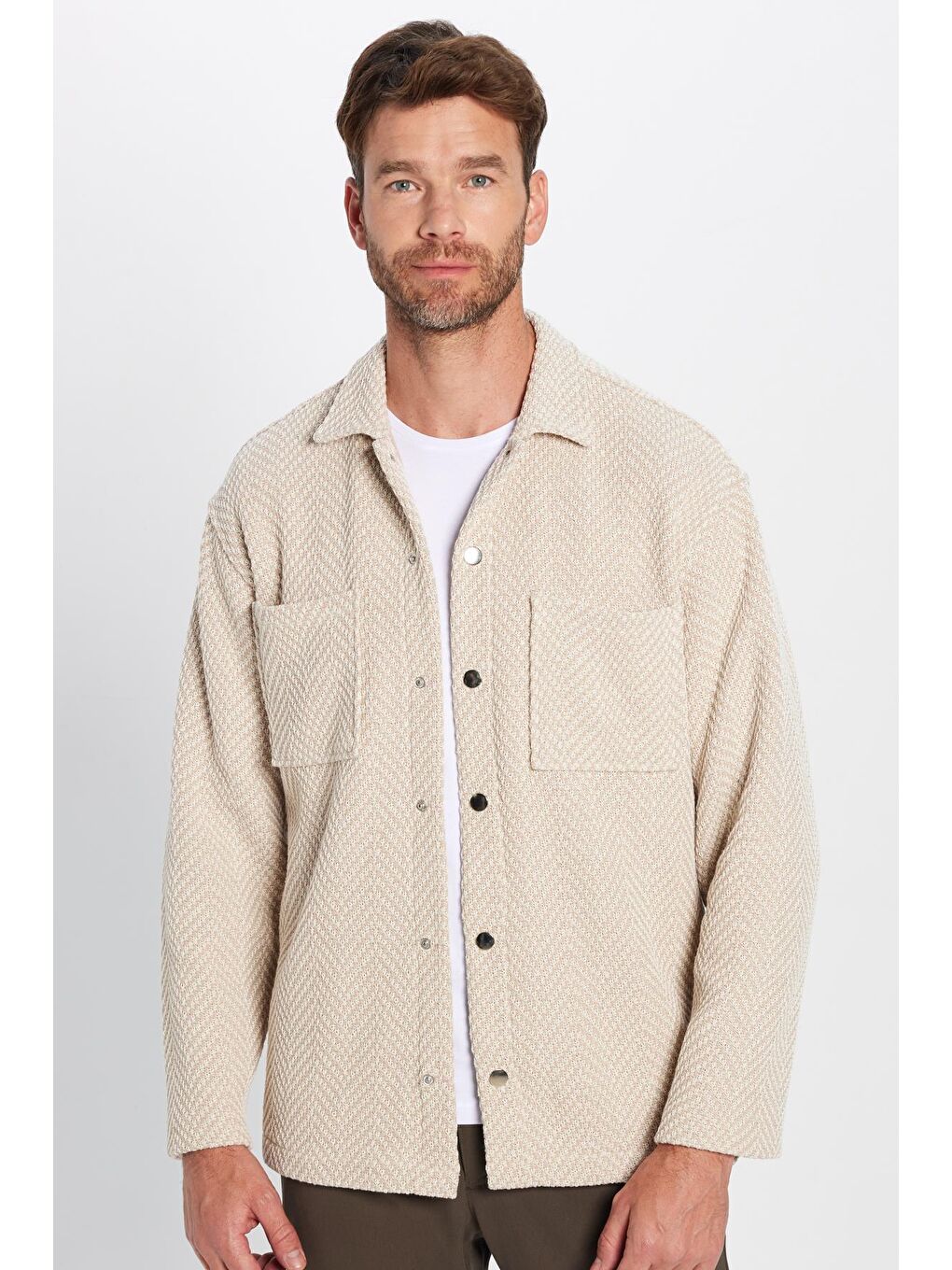Ekru Erkek Relax Fit Rahat Kesim Örme Çift Cepli Çıtçıtlı Armürlü Gömlek-3