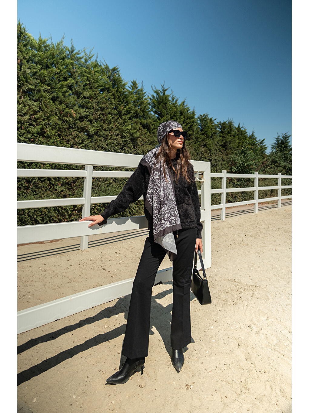 Kadın Kapüşonlu Kısa Triko Ceket Siyah-2