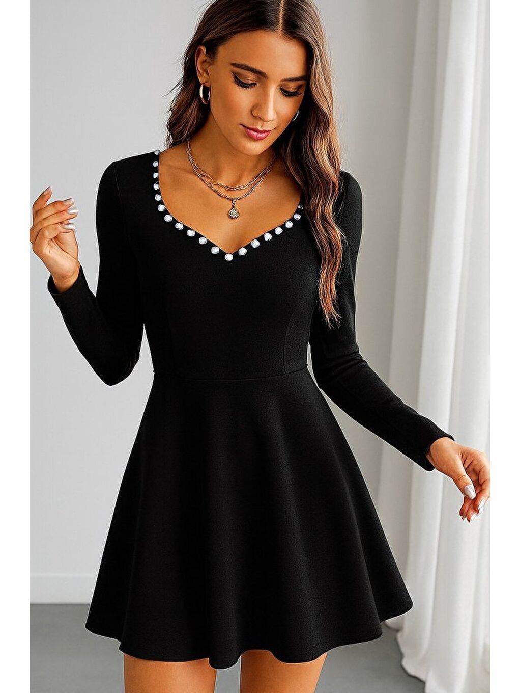 Siyah Kadın Uzun Kollu Inci Yakalı Kısa Ithal Krep Elbise-2