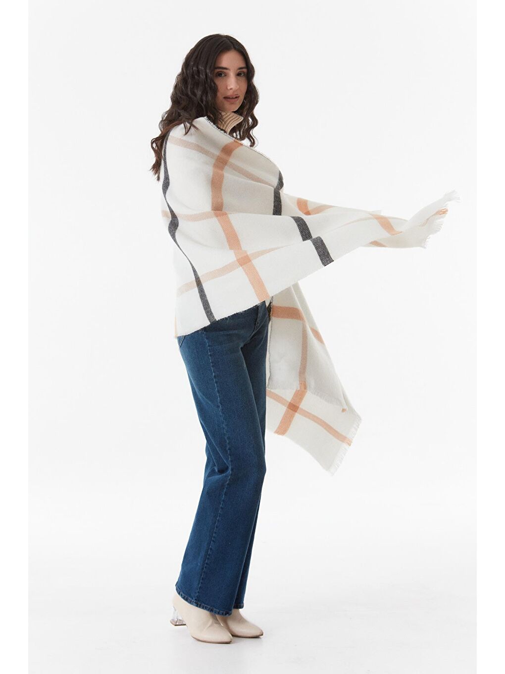 Sarı Çizgili Yumuşak Dokulu Şal-1