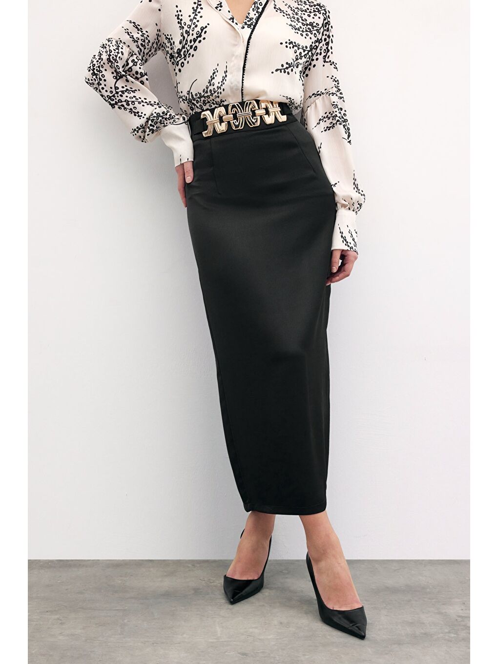 Gold Aksesuarlı Uzun Etek - Siyah-3