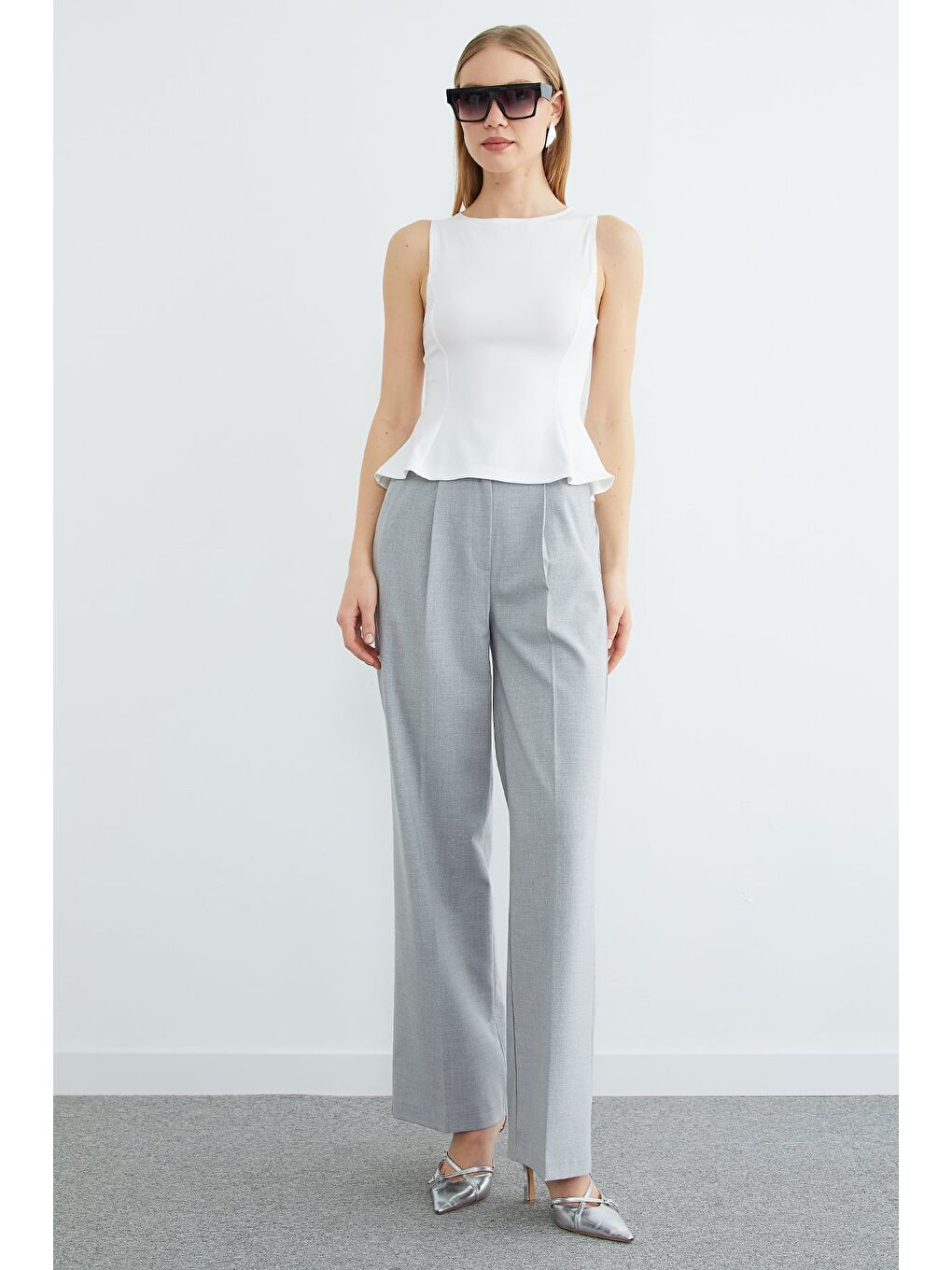 Gri Beli Lastikli Pileli Palazzo Pantolon-4