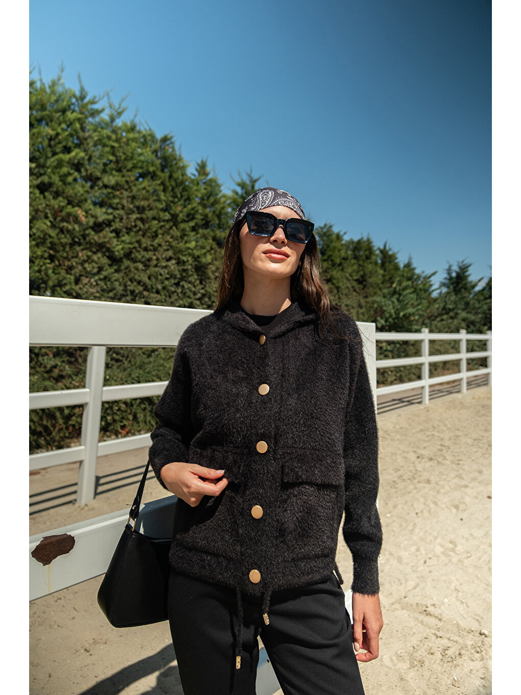 Kadın Kapüşonlu Kısa Triko Ceket Siyah-3