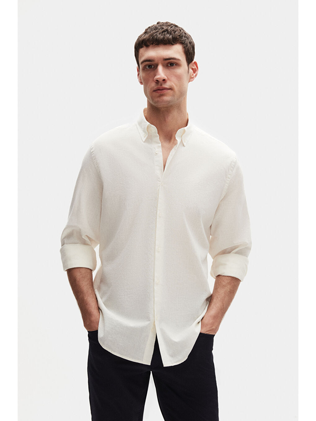 Comfort Ekru Düğmeli Yaka Rahat Kesim Keten Görünümlü %100 Pamuk Gömlek