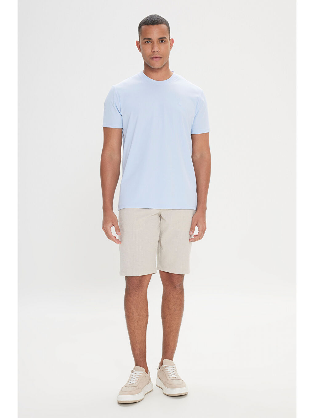 Erkek Açık Mavi Slim Fit Dar Kesim Bisiklet Yaka Pamuklu Tişört-1