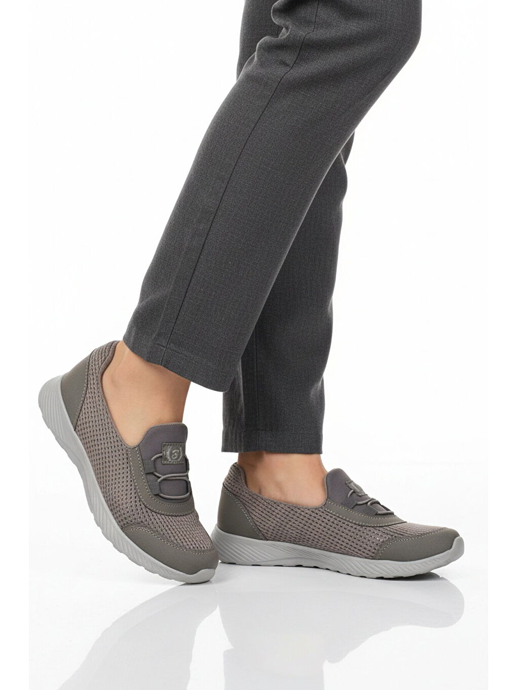 Gri Füme Fileli Hafif Esnek Kolay Giyilebilir Kadın Casual Ayakkabı 575 G