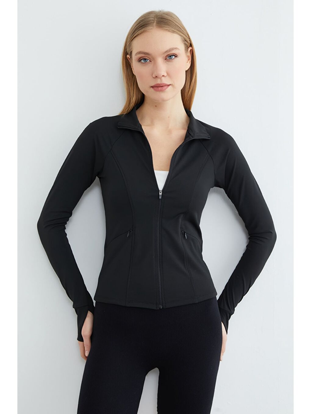 Siyah Fermuarlı Parmak Geçirmeli Slim Fit Spor Ceket-3