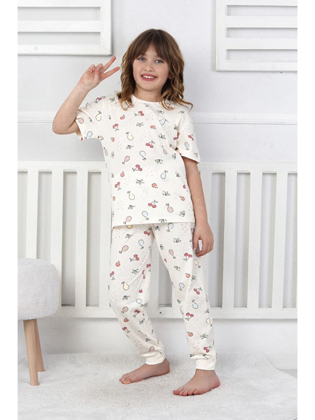 Beyaz Kısa Kollu Meyve Desenli Kız Çocuk Pijama Takımı-2