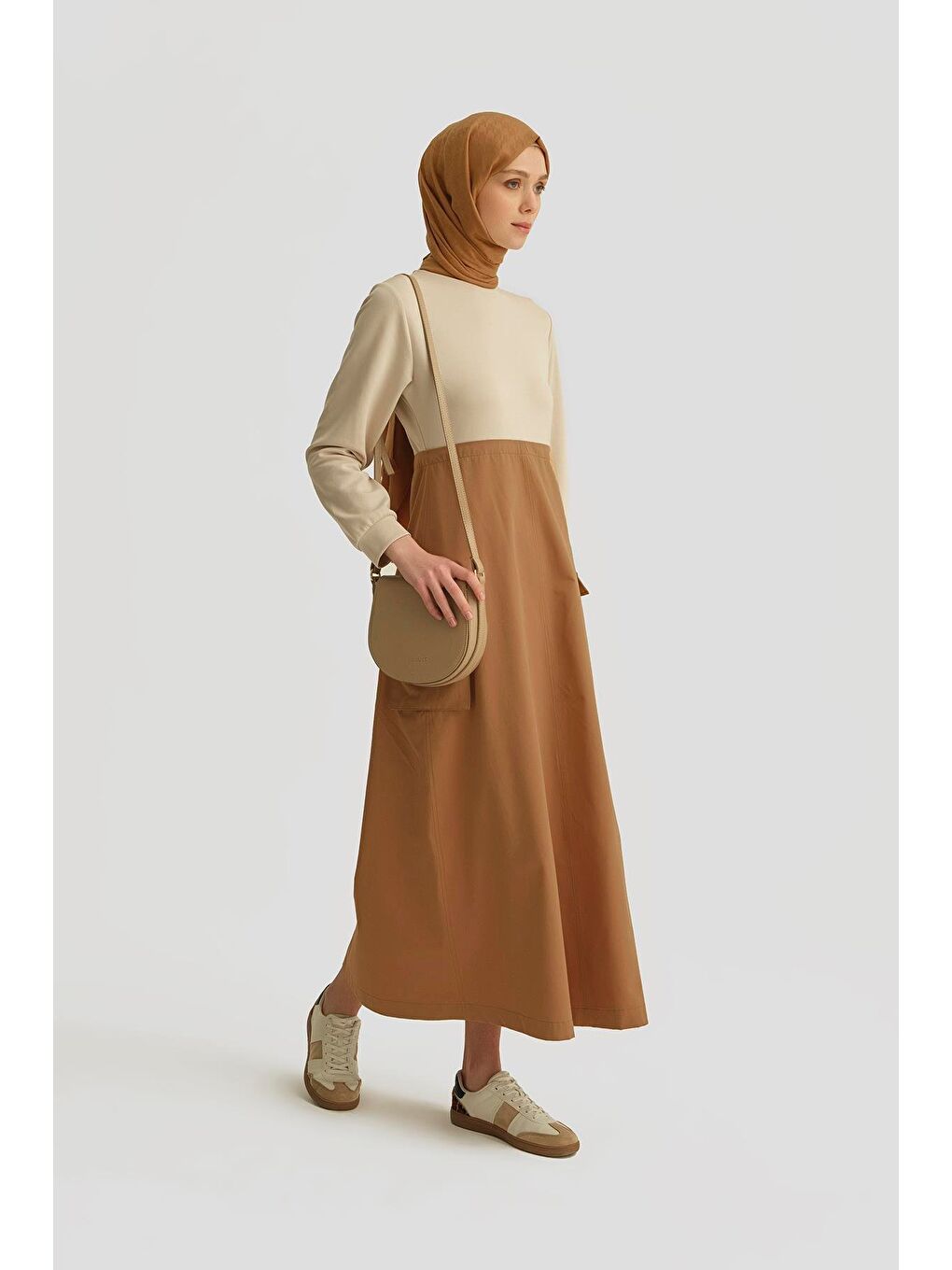Kahverengi Paraşüt Kumaş Mix Örme Elbise Ortd9437 Camel-1