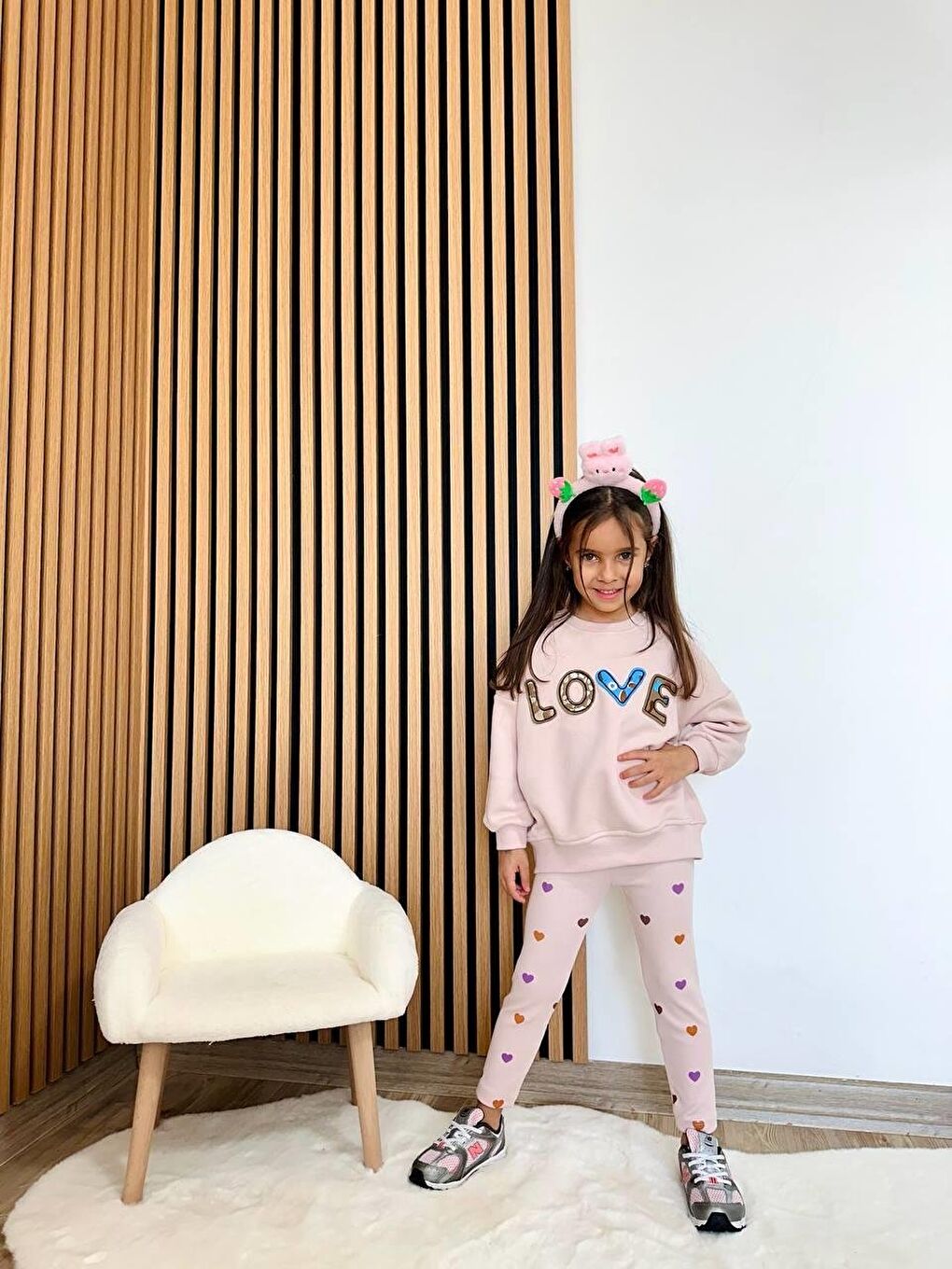 Kız Çocuk Pamuklu Pembe Love Nakışlı Sweatshirt Ve Kalpli Tayt Takım – 2'Li Rahat Günlük Set-1