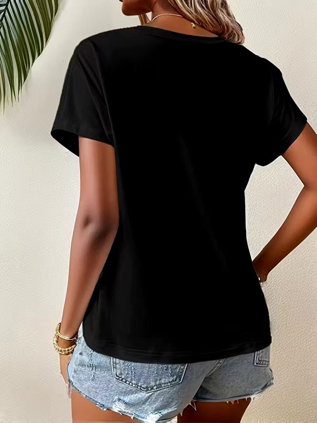 Siyah Kadın Kısa Kollu Bisiklet Yaka Asimetrik Kesim Detaylı Viskon Bluz-4