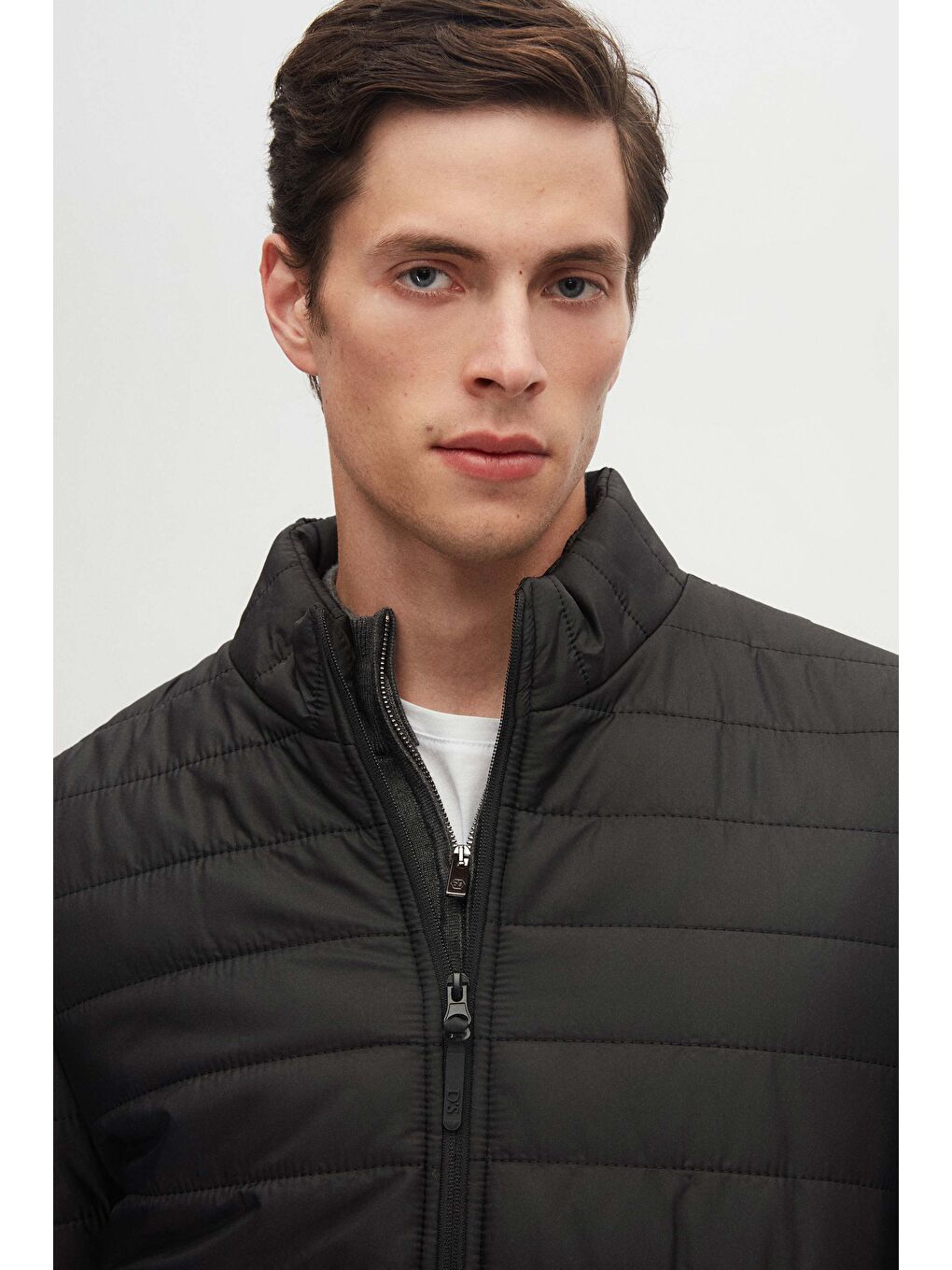 Slim Fit Siyah Rüzgar Geçirmez Elyaf Dolgulu Şişme Mont-2