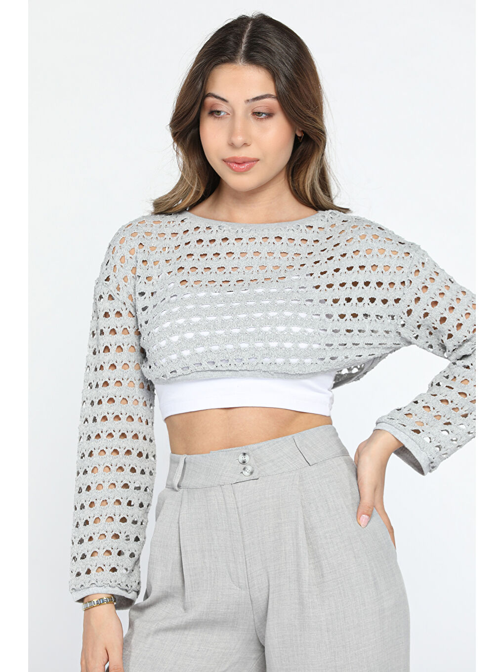 GÜLSELİ Gri Bisiklet Yaka Ajurlu Uzun Kol Crop Top Triko Bluz