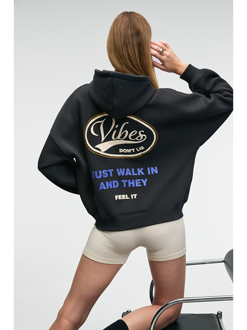 Luxe Kadın Renk Nakışlı Ve Arkası Baskı Detaylı Kapüşonlu Antrasit Sweatshirt-2