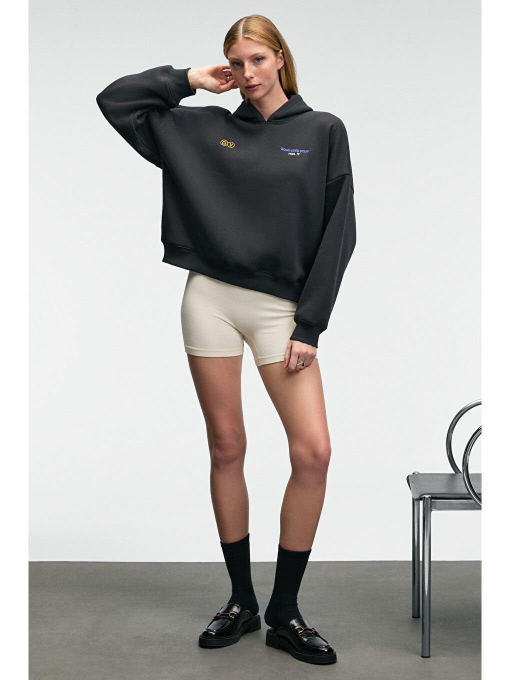 Luxe Kadın Renk Nakışlı Ve Arkası Baskı Detaylı Kapüşonlu Antrasit Sweatshirt-4