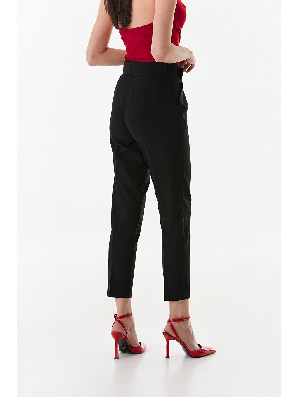 Siyah Kemerli Carrot Fit Kumaş Pantolon-4