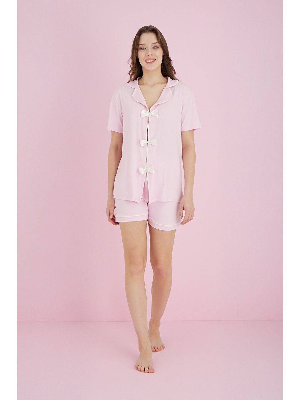 Pembe Fiyonklu Gömlek Yaka Şortlu Pijama Takımı-1