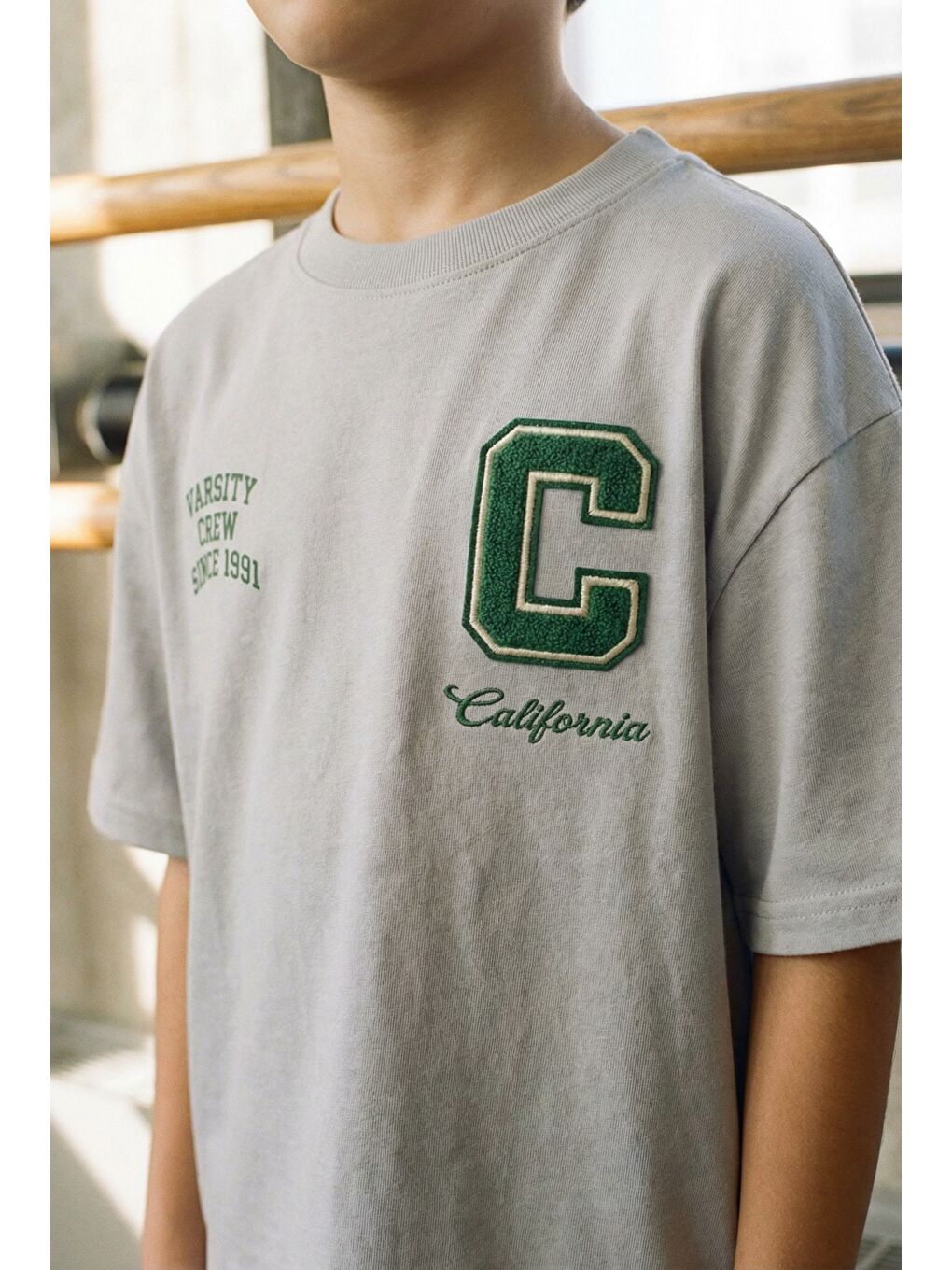 Karışık Erkek Çocuk Pamuklu Gri Baskılı T-Shirt Ve Yeşil Şort Takım - Kolej Temalı-2