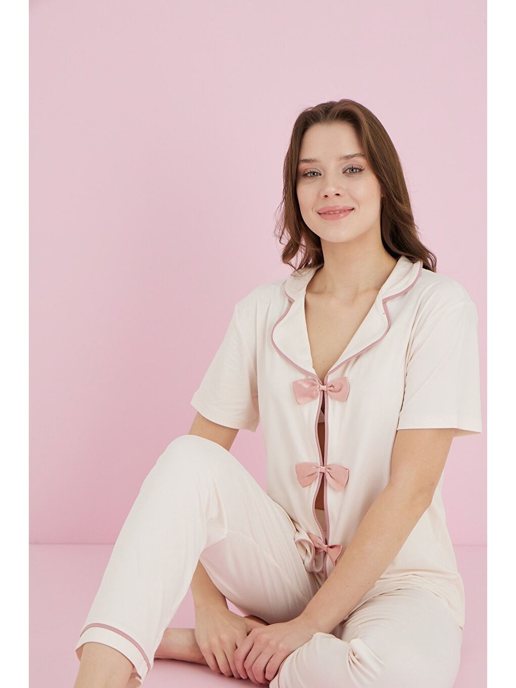 Pembe Fiyonklu Gömlek Yaka Pijama Takımı