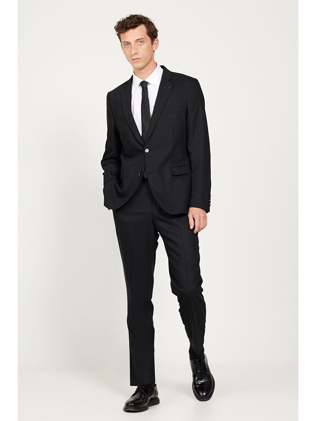 Erkek Siyah Regular Fit Geniş Kesim Mono Yaka Armürlü Takım Elbise-3