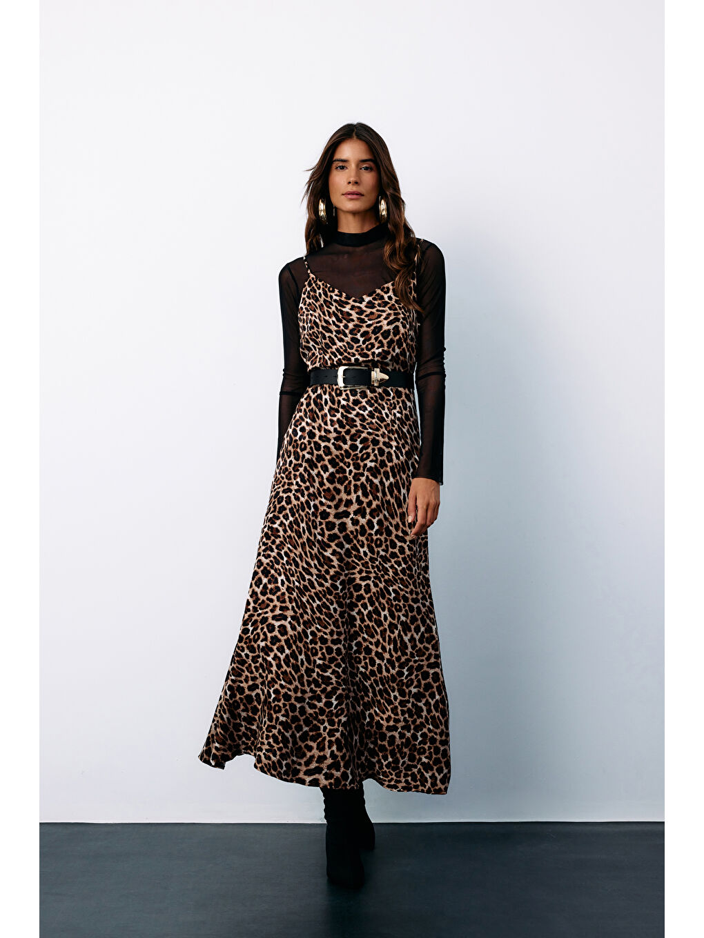 Kahverengi Askılı Leopar Desenli Saten Elbise - Kahve