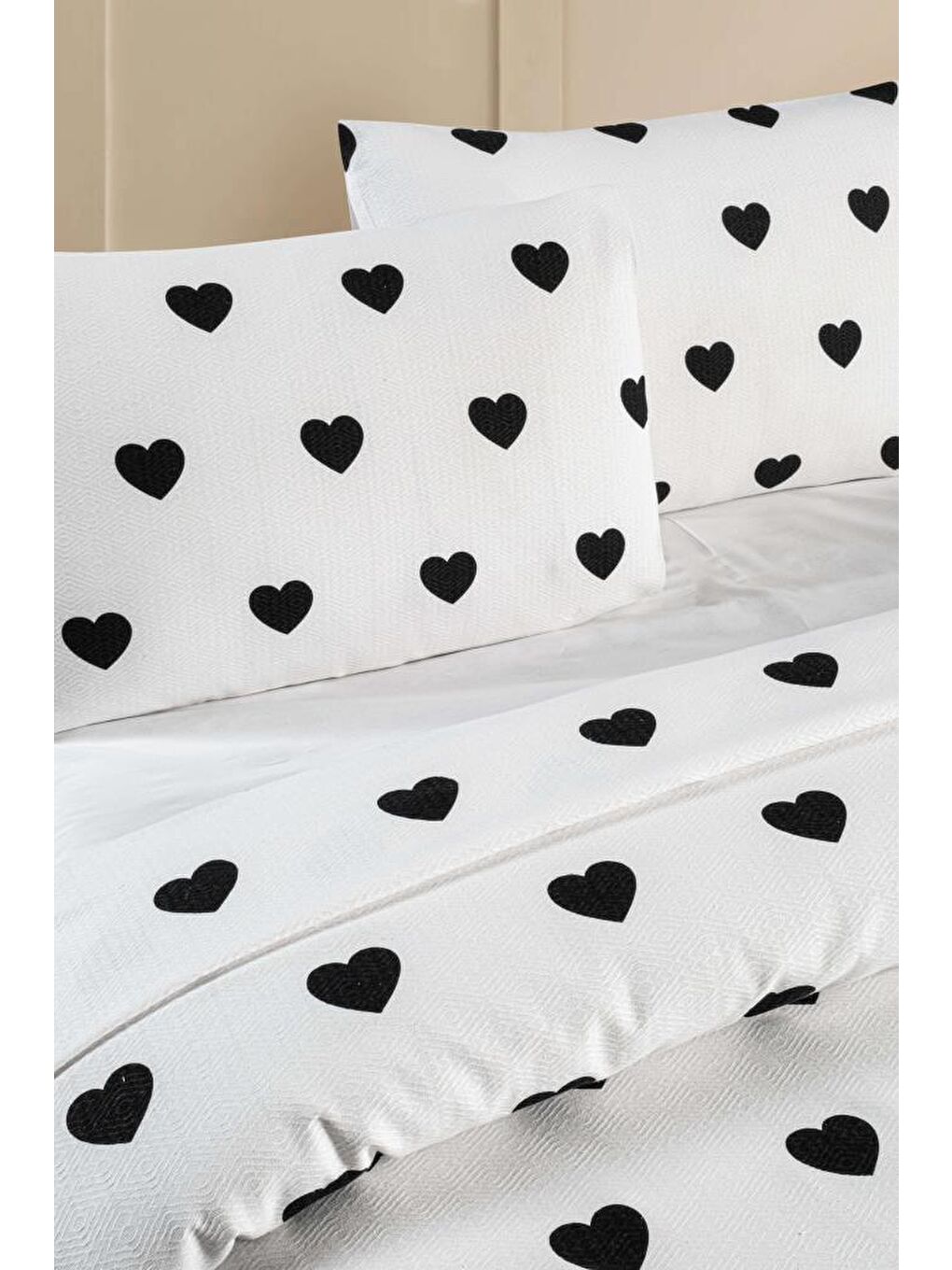 Siyah Hamlet Çarşafı Lastikli Çift Kişilik Pike Yatak Örtüsü-1