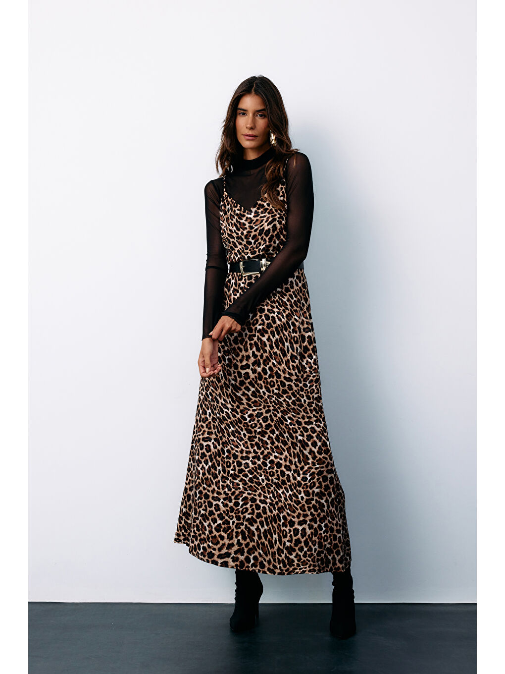 Kahverengi Askılı Leopar Desenli Saten Elbise - Kahve-2