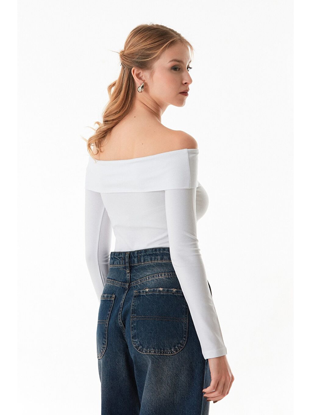 Beyaz Basic Madonna Yaka Bluz-4