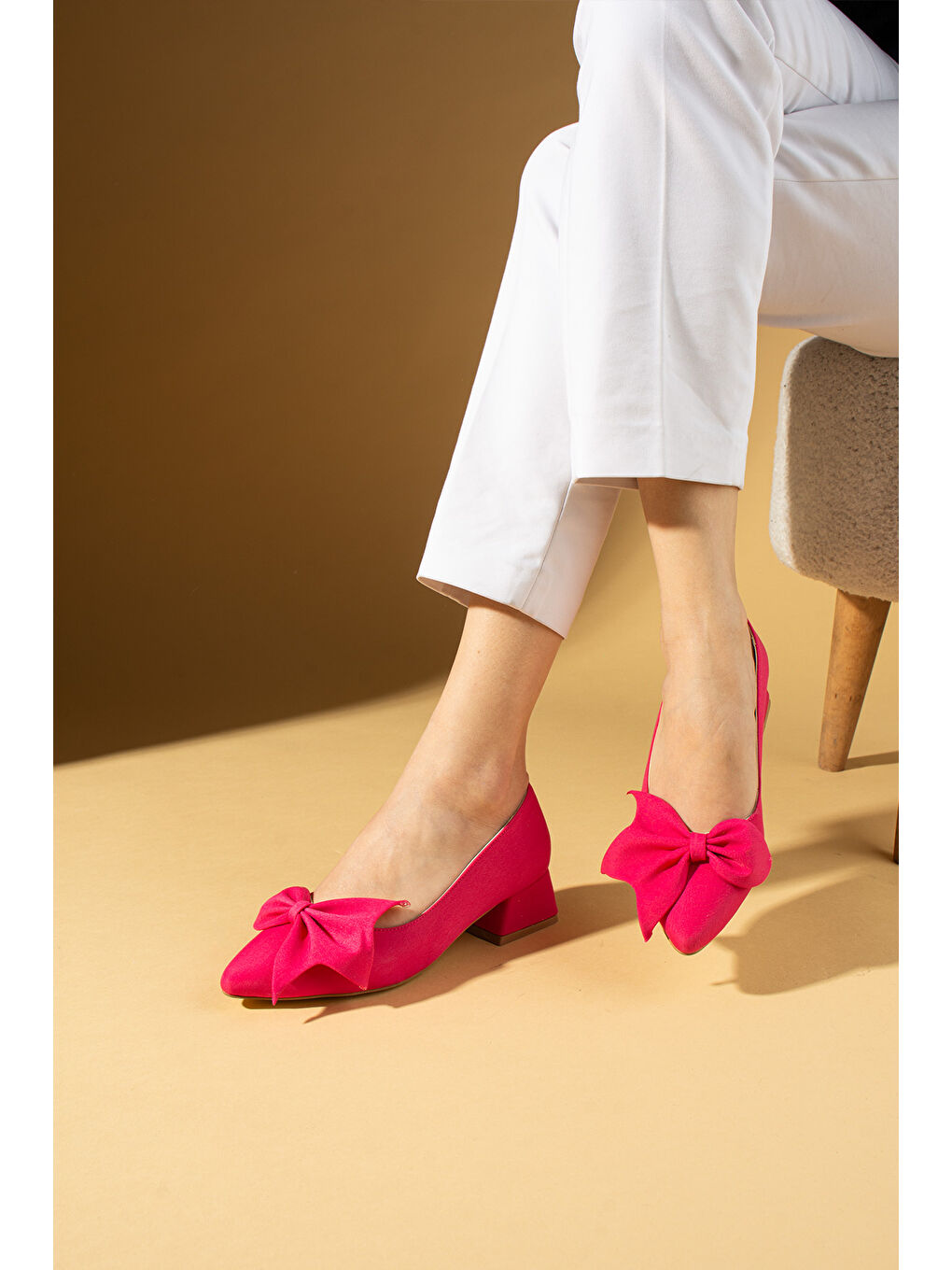 Fuşya Fiyonklu Kalın Kısa Topuklu Sivri Burun Kadın Ayakkabı 018-638-25Saten-1