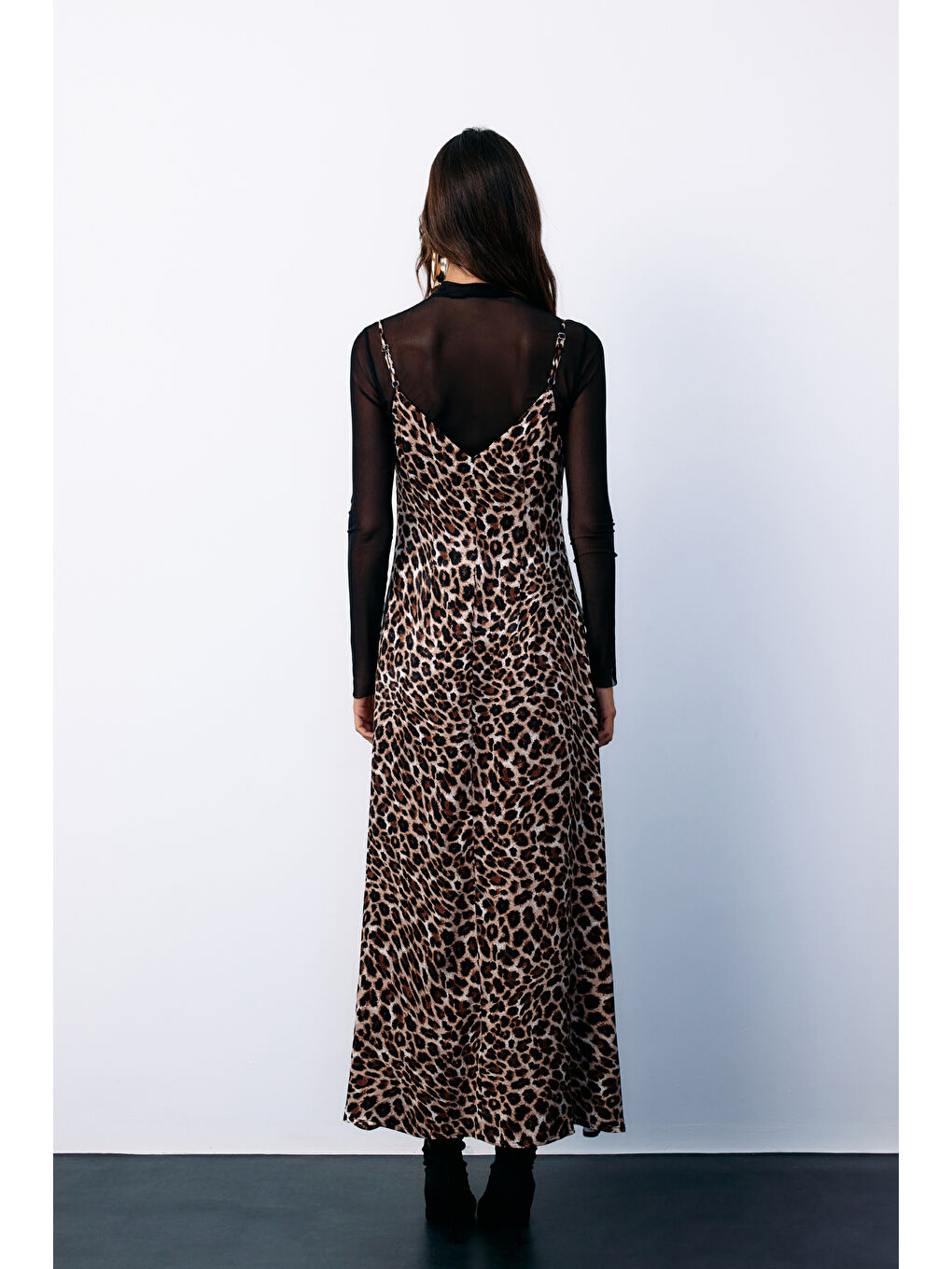 Kahverengi Askılı Leopar Desenli Saten Elbise - Kahve-6