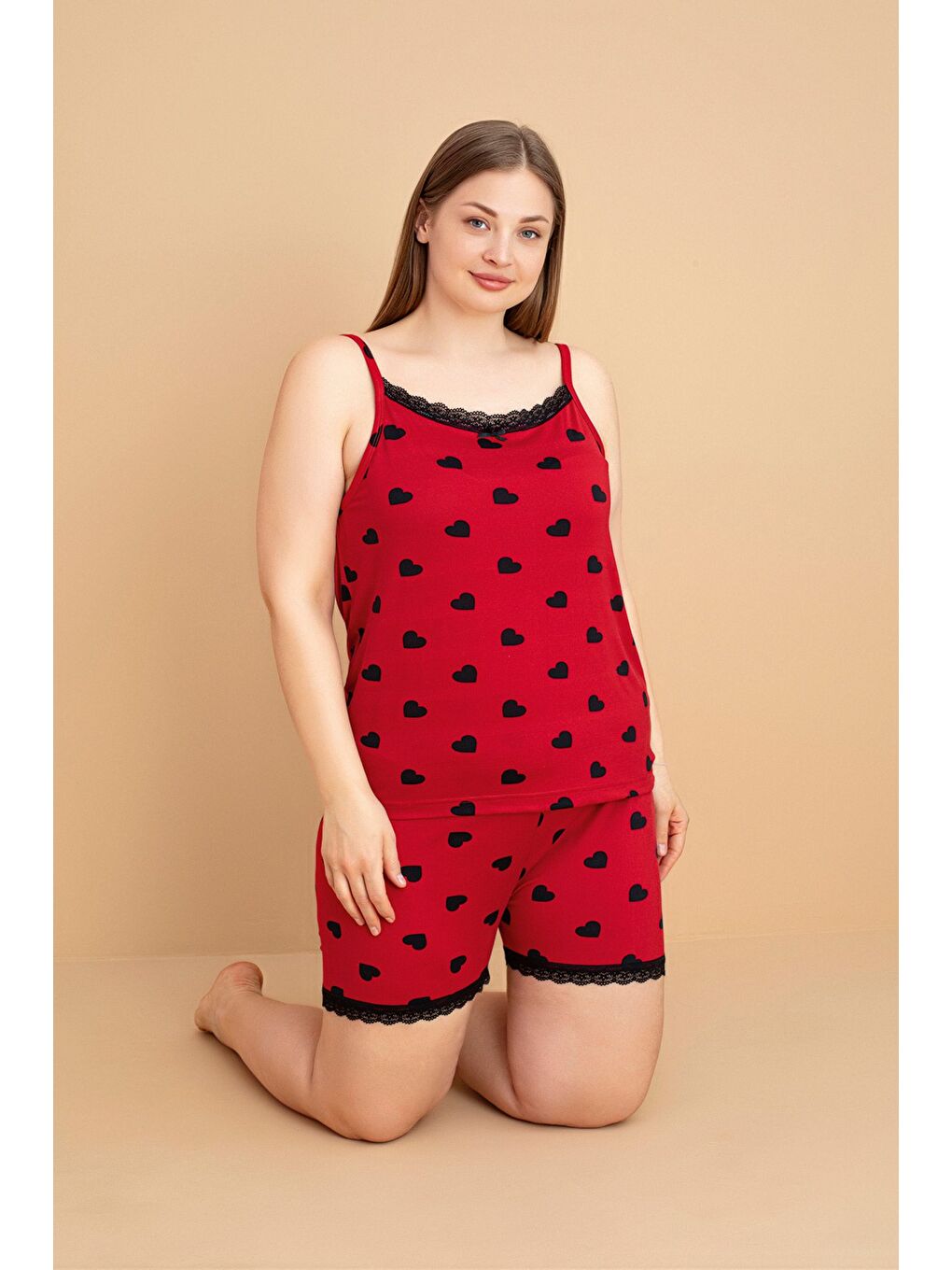 Bordo Büyük Beden Puantiye Desenli İp Askılı Şortlu Pijama Takımı-1