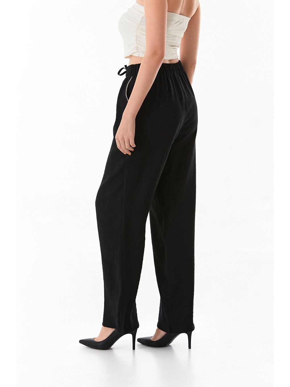 Siyah Cebi Taş Detaylı Beli Lastikli Palazzo Pantolon-3