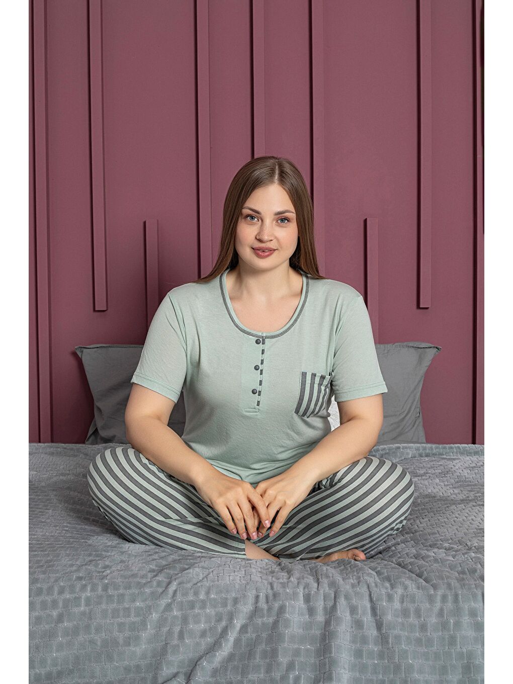 Yeşil Büyük Beden Çizgili Kısa Kollu Cepli Pijama Takımı