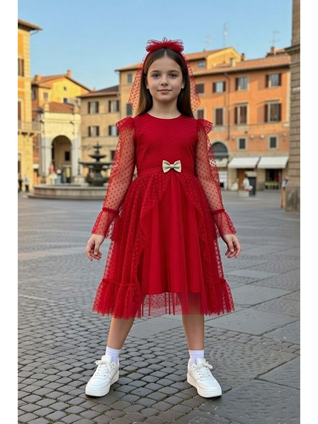 Kız Çocuk Kolları Şeffaf Tüllü ve Üzeri Puantiye, Yakası Fırfır Detaylı Önü Tüllü Kırmızı Abiye-1
