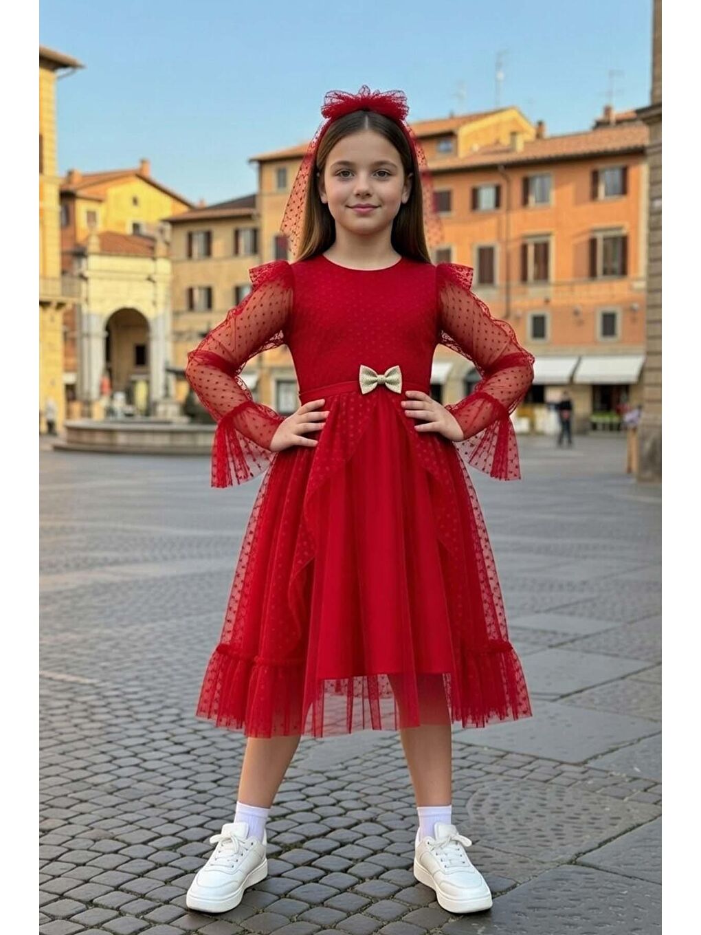 Kız Çocuk Kolları Şeffaf Tüllü ve Üzeri Puantiye, Yakası Fırfır Detaylı Önü Tüllü Kırmızı Abiye-2